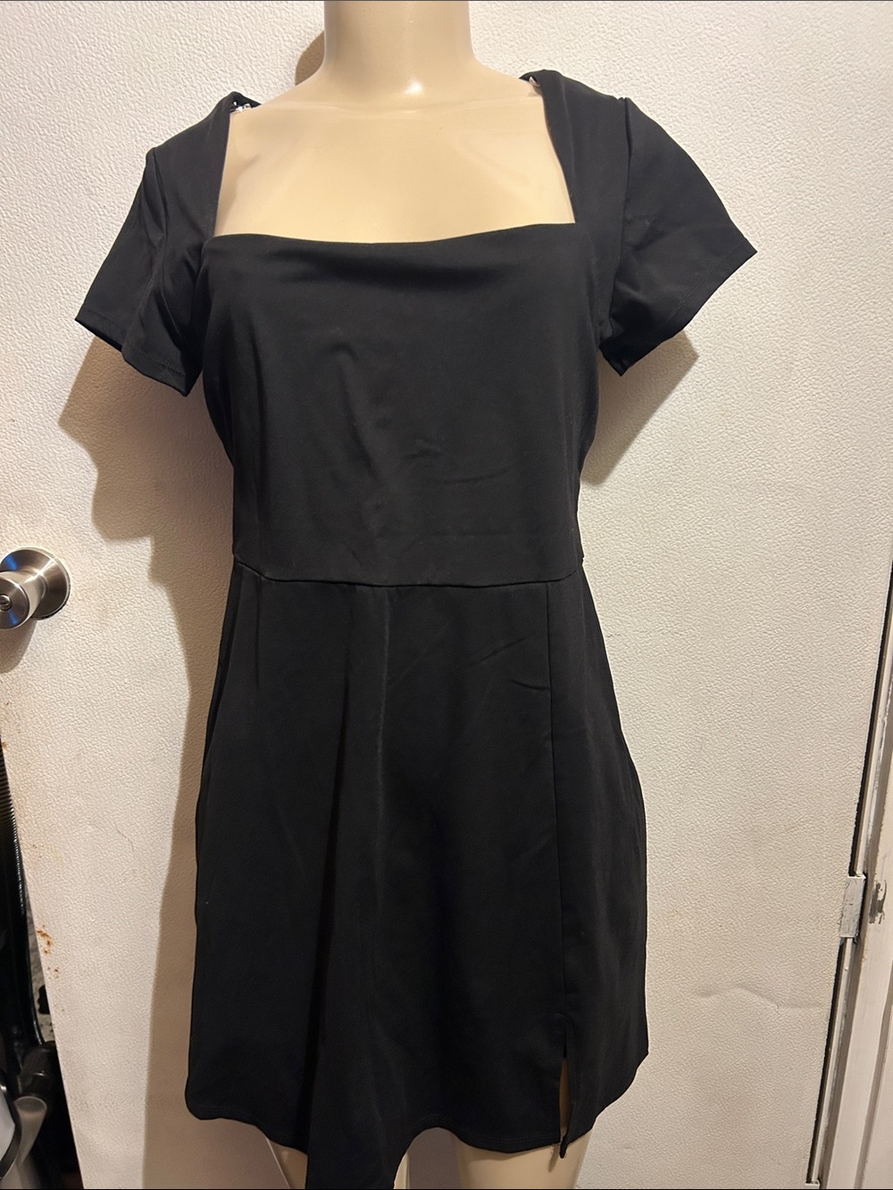 Classic Black Square-Neck Short Sleeve Jumpsuit